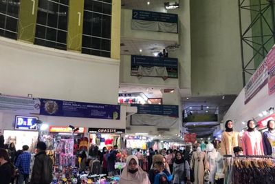 Lebaran Sudah Dekat, Pembeli Mulai Datangi Pasar Tanah Abang