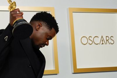 Ucapkan Ibuku Bercinta Dengan Ayah di Oscar 2021, Daniel Kaluuya Menyesal