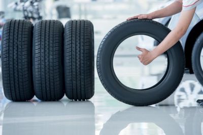 Alasan Ban Mobil atau Motor Berwarna Hitam