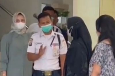Istri Labrak Pelakor Teller Bank, Akhirnya Pelakor Minta Maaf, Bikin Surat Perjanjian
