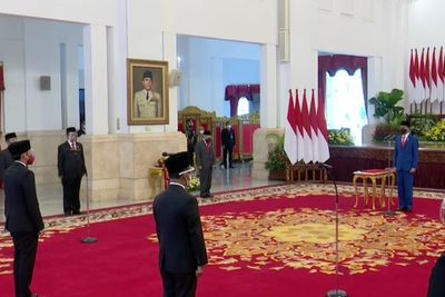 Jokowi Resmi Lantik 2 Menteri dan Kepala BRIN, Nadiem Masih Aman