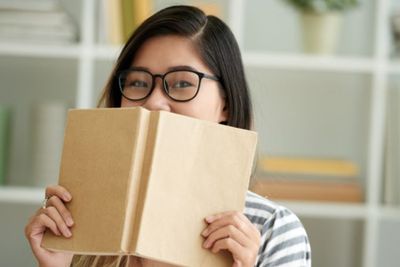 Pemalu, Para Zodiak Ini Suka Menutup Diri dari Orang Baru