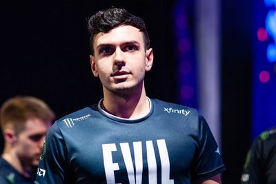 Keluar dari Roster Utama EG, Tarik: Kalau Tak Pindah ke Valorant Ya Jadi Streamer