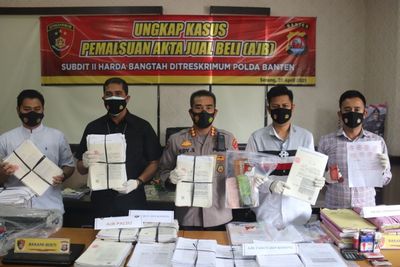 Palsukan 690 AJB dan Raup Keuntungan Rp1,3 M, Pria Ini Diciduk Polda Banten
