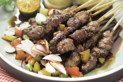 Hari Ini Kita Coba Buat Sate Daging Sapi Yuk Guys!