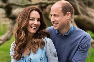 Satu Dekade Menikah, Pangeran William dan Kate Middleton Pamer Kemesraan pada Publik