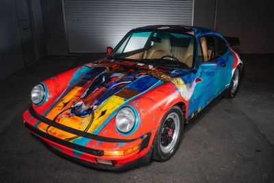 Mewah! Porsche 911 Carrera Ini Dirombak Menjadi Mobil Seni