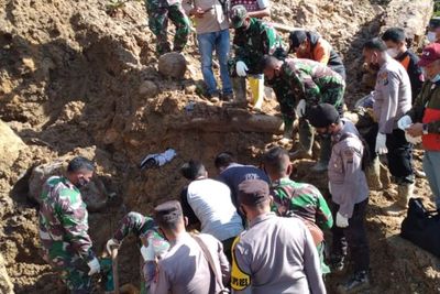 12 Warga Tertimbun Longsor di Desa Marancar Godang Tapsel, Sumut, 3 Orang Tewas