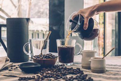 Studi Ini Ungkapkan Jumlah Banyak Kopi Diminum Tergantung Tekanan Darah Seseorang!