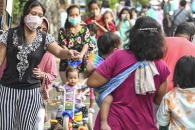 Bantah Lakukan Pungli, Lurah Kayu Putih Ngotot Lanjutkan Program Berbagi Takjil