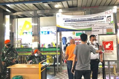 Setelah Pengunjung Membludak, Posko di Pasar Tanah Abang Ingatkan Prokes