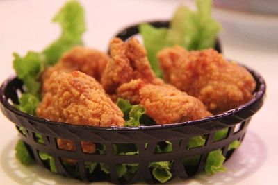 Aman Gak Sih Buka Puasa Dengan Menu Kulit Ayam?