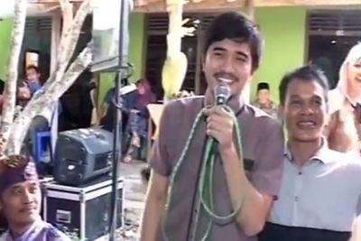 Bikin Netizen Heboh, Begini Cerita Duta Sheila On 7 Bisa Nyanyi di Acara Kondangan