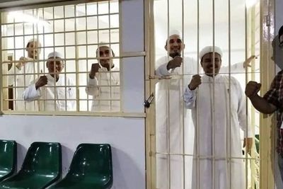 Viral Foto Rizieq dkk Dari Balik Jeruji Tersenyum, Denny Siregar: Ku Kira Ini Asrama Putri
