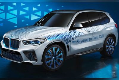 Mobil Berbahan Bakar Hidrogen Buatan BMW Bakal Dirilis Tahun 2022 Nanti