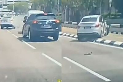 Video Van Melintasi Pembatas Jalan dan Menabrak 2 Mobil di Jalur Seberang
