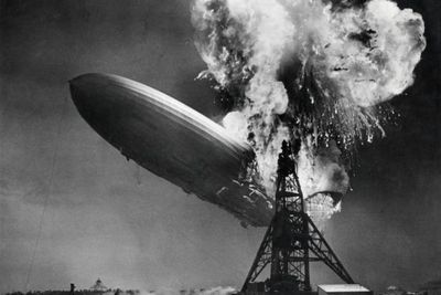 Peristiwa 6 Mei: Zeppelin Hindenburg Terbakar dan 3 Koban Penculikan 1 Dekade Ditemukan