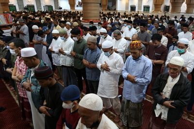 FOTO: Shalat Malam Akhir Ramadhan di Aceh