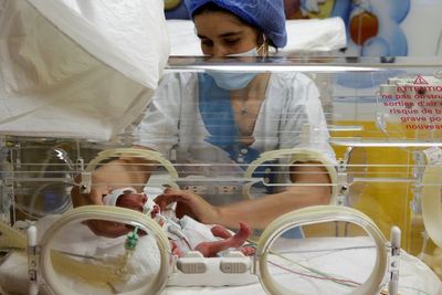 Suami dari Wanita yang Melahirkan 9 Bayi Tidak Khawatir dengan Banyak Anak