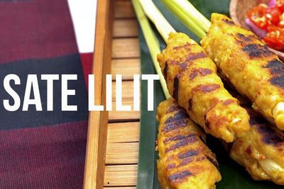 Lagi Santai? Buat Sate Lilit Ayam Yuk!