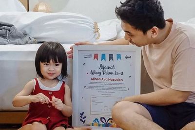 Bukan Kaleng-kaleng, Raditya Dika Beri Hadiah Saham untuk Anaknya yang Ultah ke-2