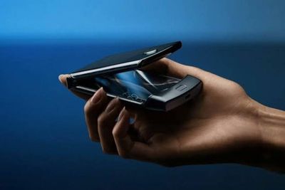 Rumor: OPPO Sedang Produksi Smartphone Lipat Mirip Motorola Razr dan Galaxy Z Flip