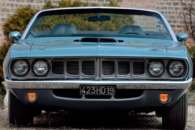 Mobil Langka Plymouth Hemi Cuda Convertible 1971 Ini Tengah DIlelang, Ini Spesifikasinya!