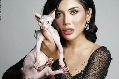 Ngaku Cat Woman saat Foto Bareng Kucing Sphynx, Millen Cyrus Diprotes: Cat Man Harusnya!
