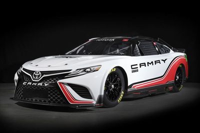 Toyota Rilis Mobil Camry Versi Balap untuk Bertanding di Nascar!