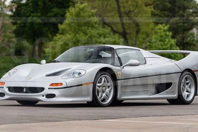 Mendengar Auman Mesin Supercar Ferrari F50, Terdengar Merdu!