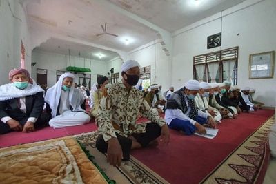 Jamaah Tarekat Naqsabandiyah Laksanakan Salat Idul Fitri Hari Ini