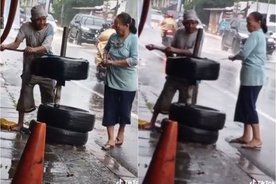 Salut! Meski Sedang Hujan, Pasutri ini Tetap Semangat Mencari Nafkah