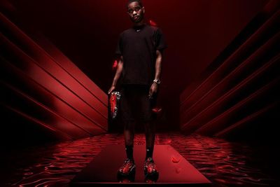 Nike Luncurkan 2 Sepatu Baru, Salah Satunya Air Max Tailwind V Bloody Chrome !