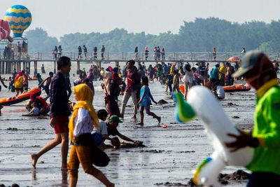 FOTO: Wisata Tanjung Pakis Karawang