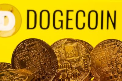 Elon Musk: SpaceX Akan Luncurkan Satelit DOGE-1 ke Bulan Tahun Depan!