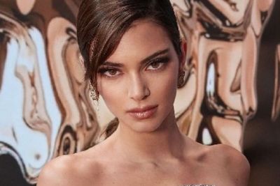 Kendall Jenner Ngaku Kecanduan Bermain Media Sosial!