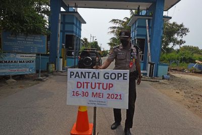 FOTO: Penutupan Objek Wisata di Banten
