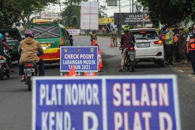 FOTO: Penyekatan Arus Balik di Bandung