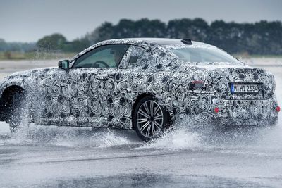 BMW Hadirkan Teaser Coupe 2-Series Terbarunya!