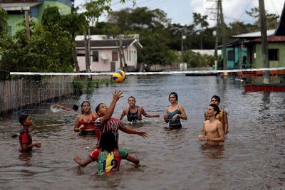 FOTO: Banjir Luapan Sungai Amazon di Brasil