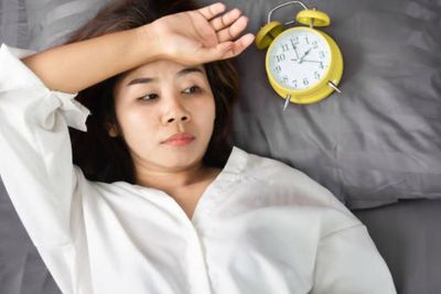 Cara Mengatasi Overthinking Sebelum Tidur di Malam Hari