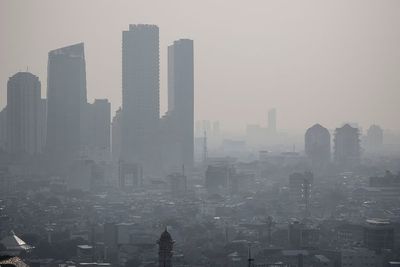 DKI Jakarta Peringkat Pertama Kota dengan Risiko Lingkungan Terbesar di Dunia