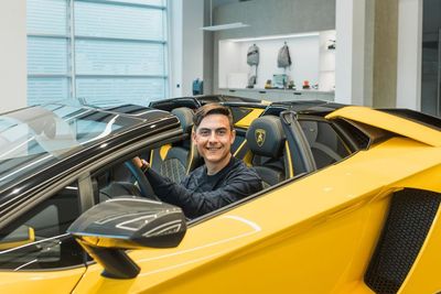 Striker Juventus, Paulo Dybala Beli Mobil Impiannya yaitu Lamborghini Aventador!