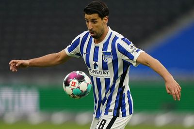 Sami Khedira Putuskan Pensiun di Usia 34 Tahun