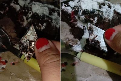 Ngeri! Wanita Ini Temukan Potongan Cutter dari Kue yang Dimakan, Mulut Nyaris Luka