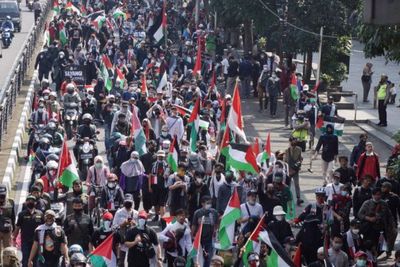 Bentuk Solidaritas, Ribuan Orang di Bandung Tuntut Israel Hentikan Serangan ke Palestina