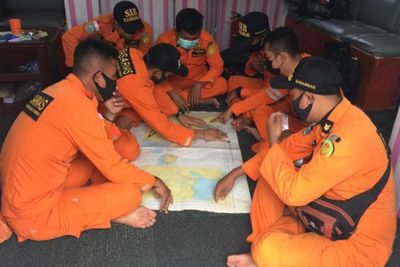Kapal Motor Wicly Pecah Akibat Dihantam Ombak di Kuala Tungkal, 9 Penumpang Hilang