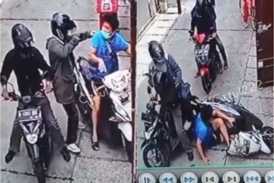 Detik-detik Empat Begal Rampas Tas Pemotor di Jakut, Ancam Korban Pakai Pistol