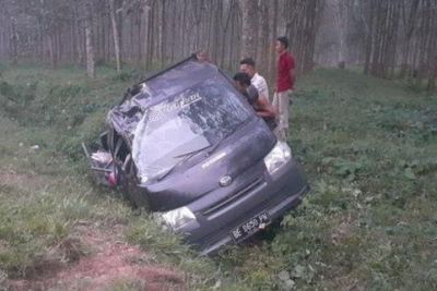 Pick Up Angkut Wisatawan di Lampung Kecelakaan Karena Melaju Kencang, 5 Orang Meninggal