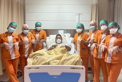 Dirawat di Rumah Sakit Karena Kena DBD, Hotman Paris: Cincin Berlian Diganti Kabel Infus